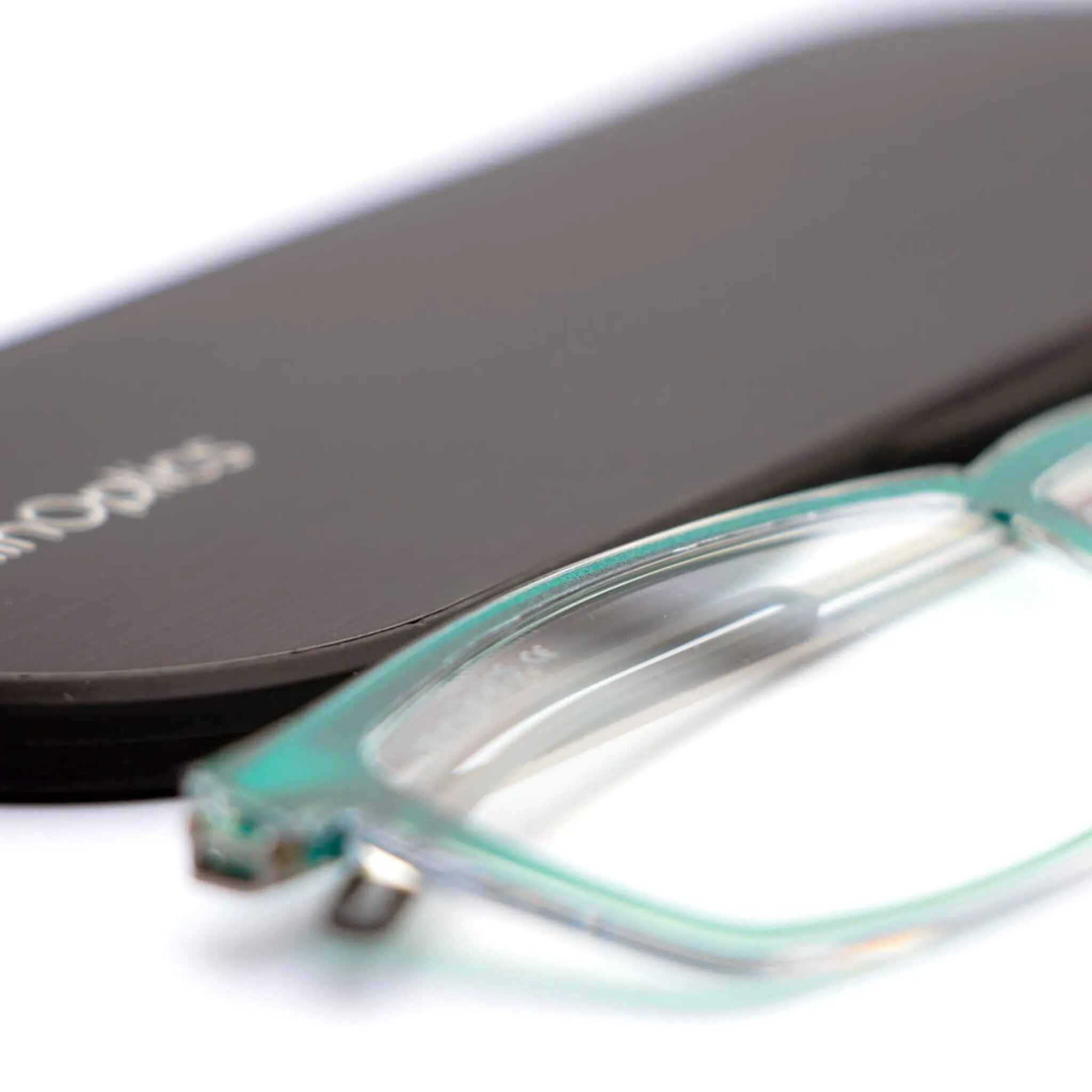 Brooklyn Full Frame Reading Glasses   Milano Case